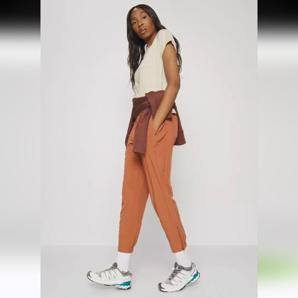 NWOT Athleta Brooklyn Heights JoggerSequoia Brown